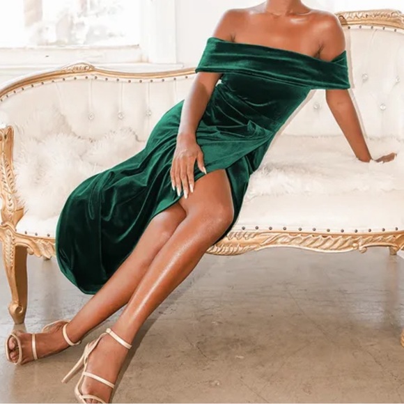 Emerald Green Velvet Off-the-Shoulder Maxi Dress for wedding or Christmas - Picture 4 of 5